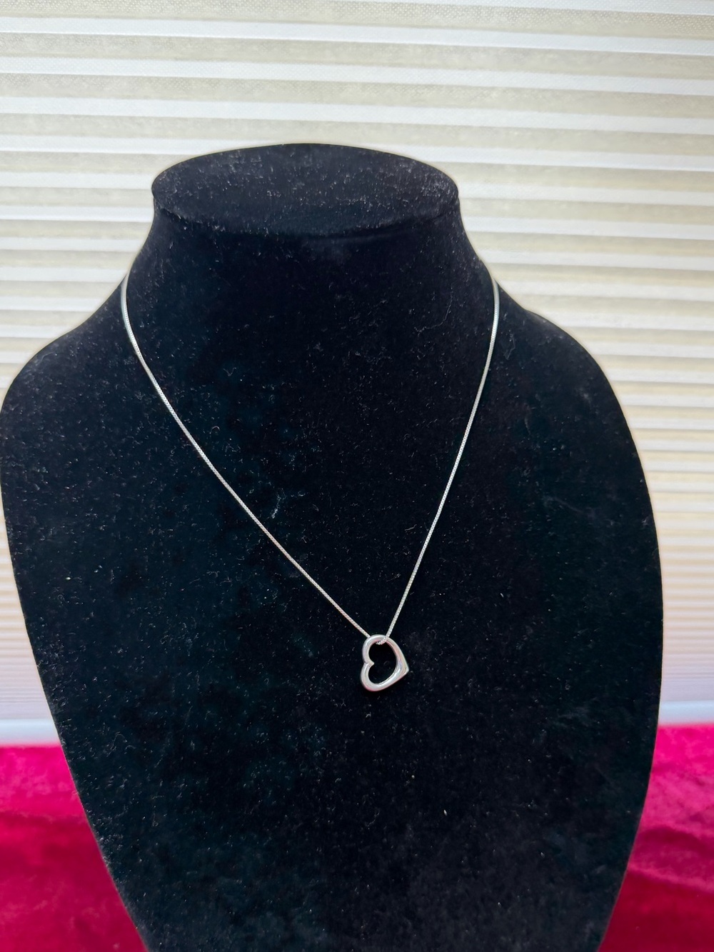925 Sterling Silver Heart Pendant & Chain Necklace
